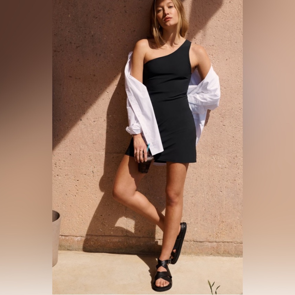 Abercrombie & Fitch Elegant Black One-Shoulder Dress